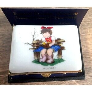 Vintage 1984 Hummel Trinket Pillbox Sewing Kit Glazed Porcelain Top 1”X1.5”X1”